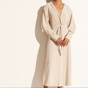 Vince Long Sleeve Shaped Collar Tie Front Dress in White Sand Size Medium